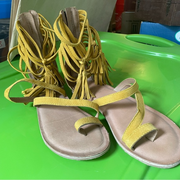 Jeffery Campbell size 7 yellow suede gladiator fringe ankle sandals - Picture 2 of 8